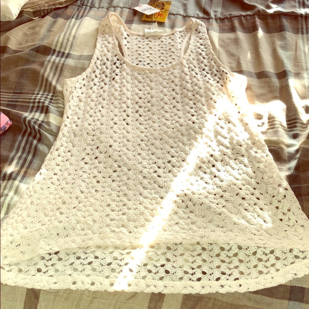 Sleeveless, crocheted tunic tank